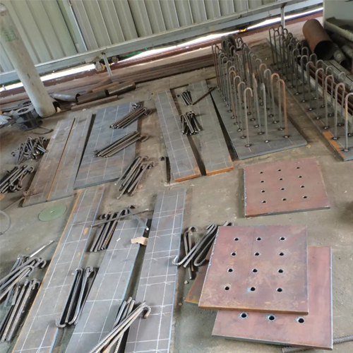 有哪些其他因素会影响广安预埋件位置的确定？